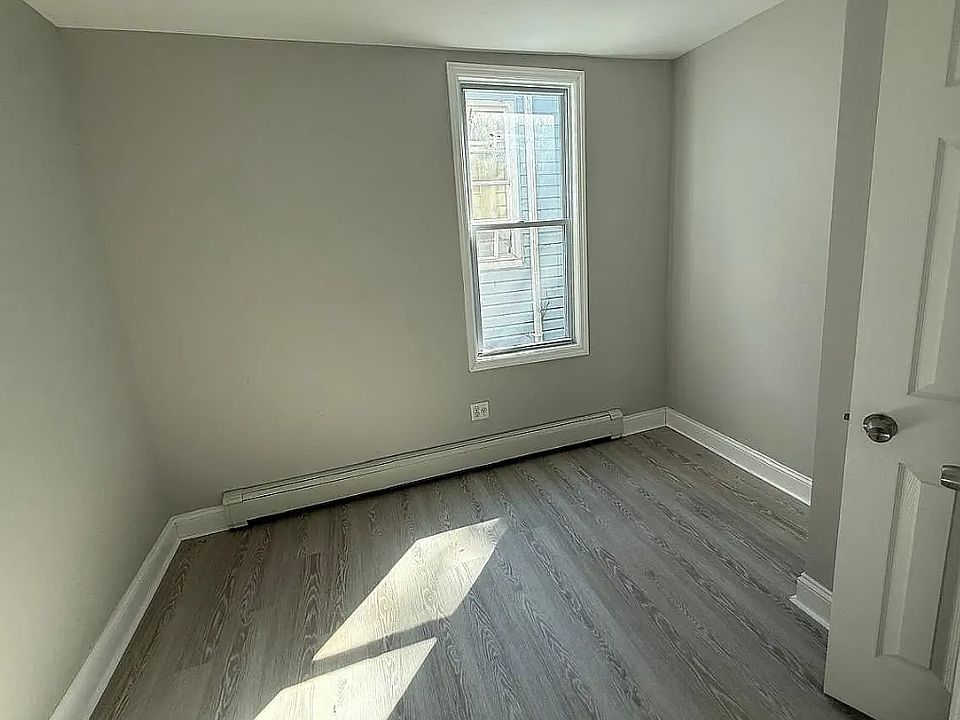 1st image of 591 S 19th St #3