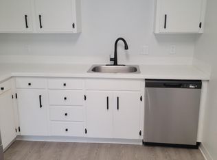10605 SE 238th St #2B-1BA-750SQFT, Kent, WA 98031