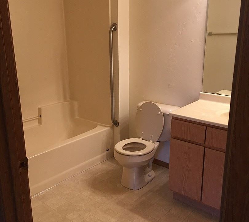 1st image of 1657 Lenwood Ave APT 8