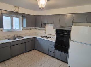 7901 W Crain St APT 2, Niles, IL 60714