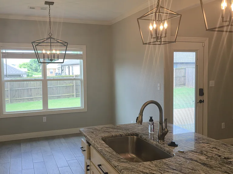 9026 Mayswood Pl — Photo 4