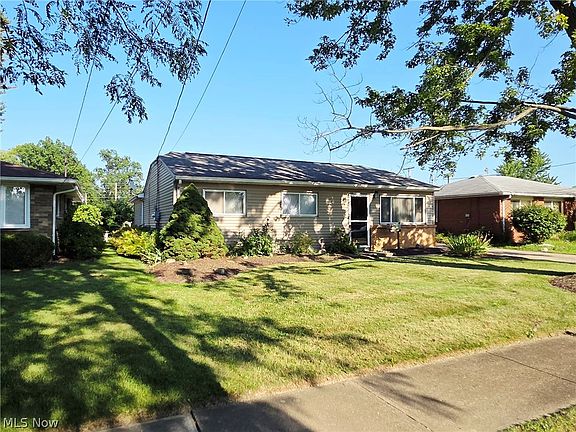 3rd image of 473 Augdon Dr