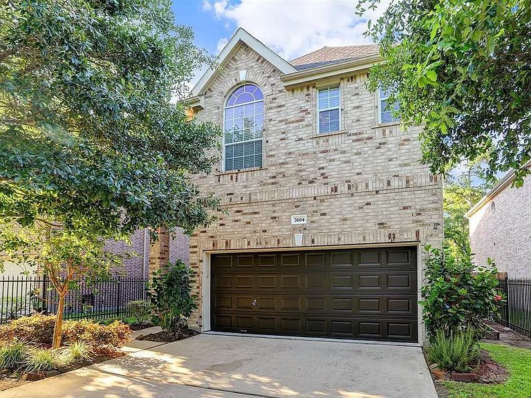 7604 Janak Dr — Photo 2