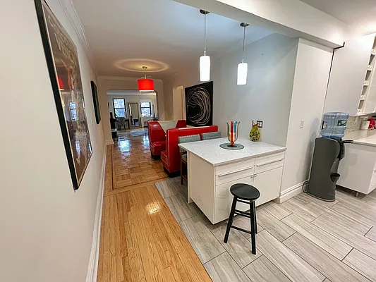 Rented by Apartment Luxe Realty Group, Inc | media 27