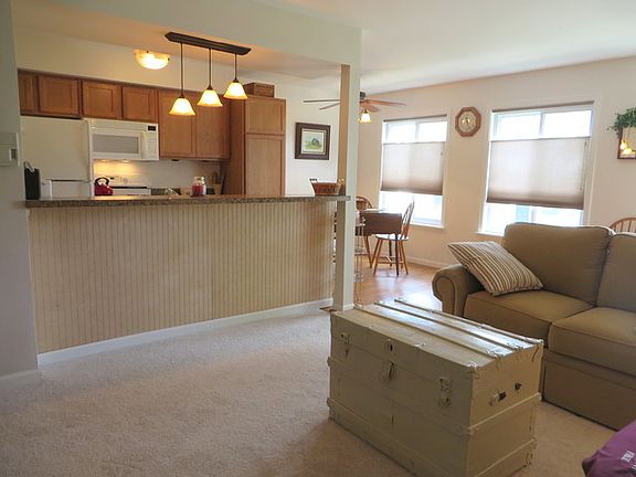 3rd image of 1525 Cove Dr Unit 194-B