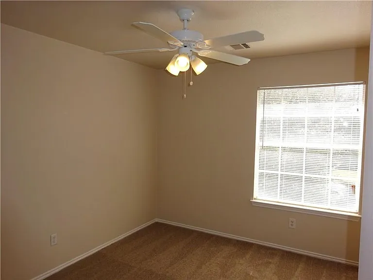 1016 Doras Dr — Photo 12
