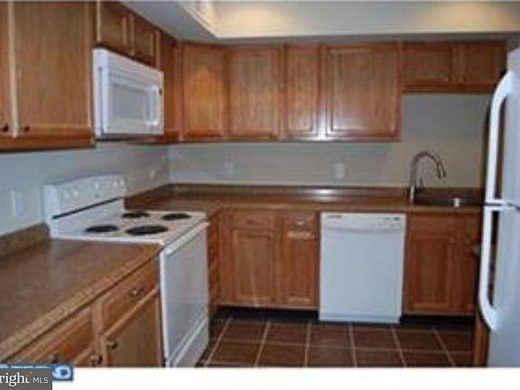 3rd image of 2503 Olden Ave