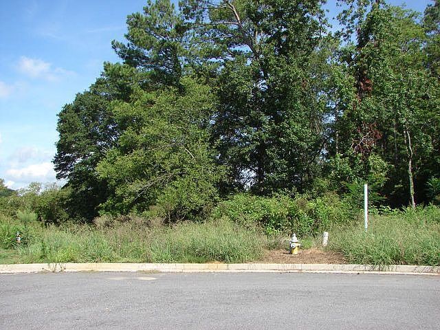 2nd image of 10 Creekstone Ct