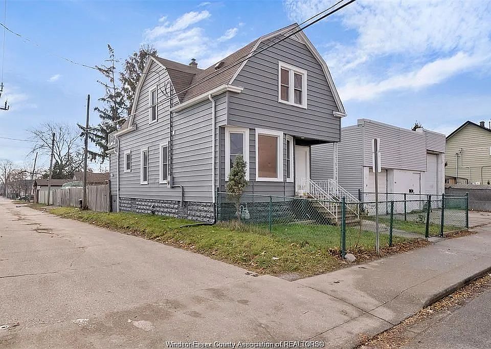 1st image of 635 Tuscarora St