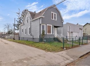 635 Tuscarora St, Windsor, ON N9A3M5