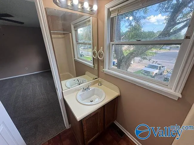 389 Oakland Rd — Photo 20