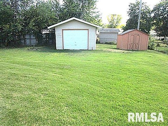 3rd image of 403 Rosewood Dr