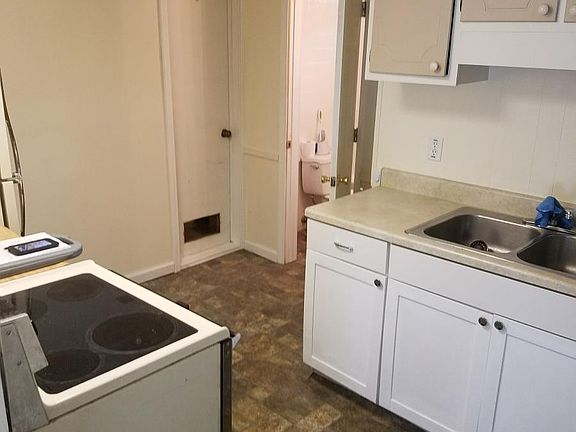 4th image of 101 W Railroad St APT 3