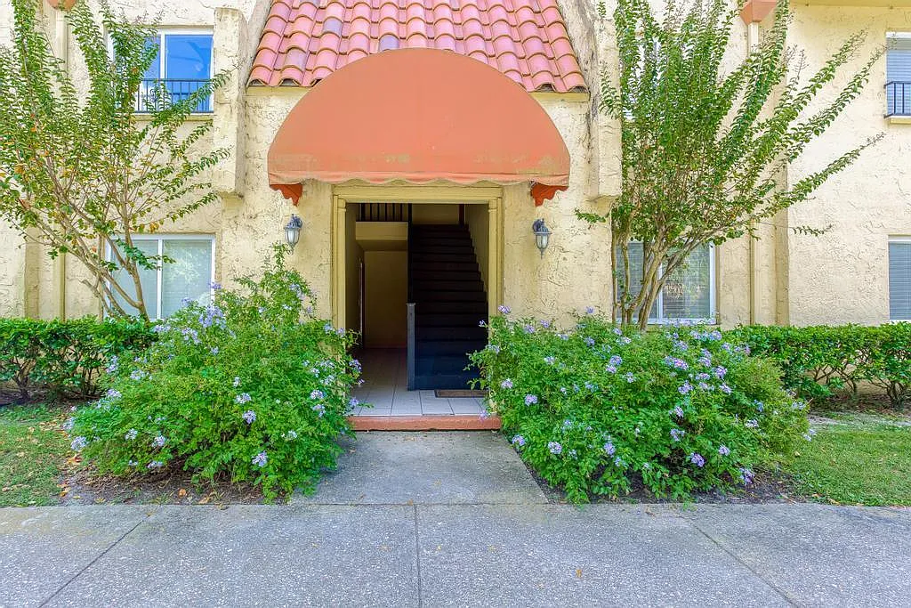 3918 La Mirada Drive North - 7 — Photo 2