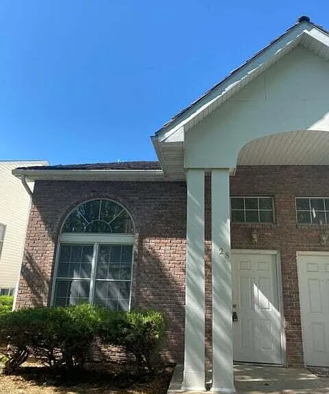 28 N Cedar Lake Dr W — Photo 2