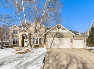 1480 Knob Hill Ln, Excelsior, MN 55331