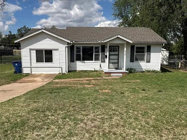 1012 Grand Ter, Chickasha, OK 73018