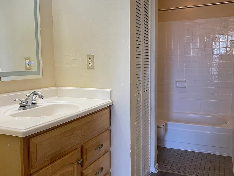 526 Orange Dr #34 — Photo 2