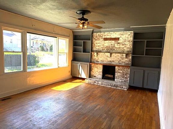 3rd image of 216 Swigert Ave