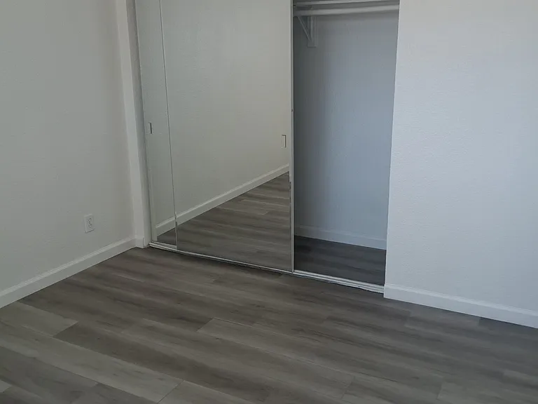 Hardwood Ave — Photo 9
