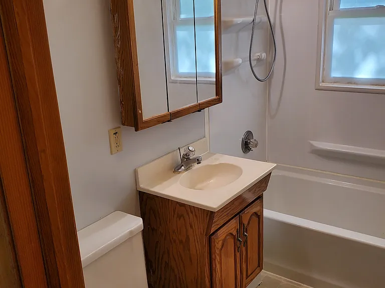 1163 Higgins Ave — Photo 42