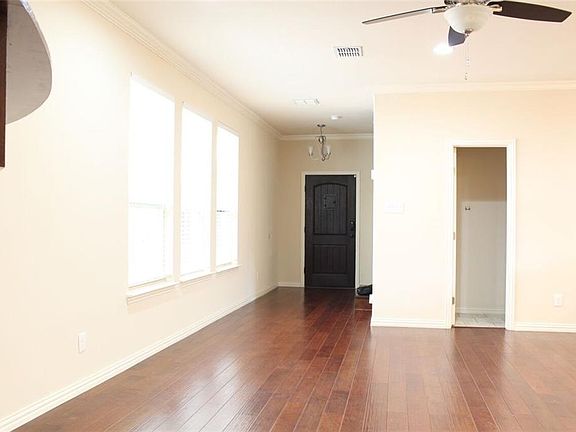 3rd image of 315 Austin Ave