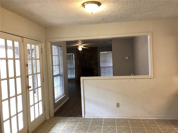 5th image of 1806 N Irving Heights Dr