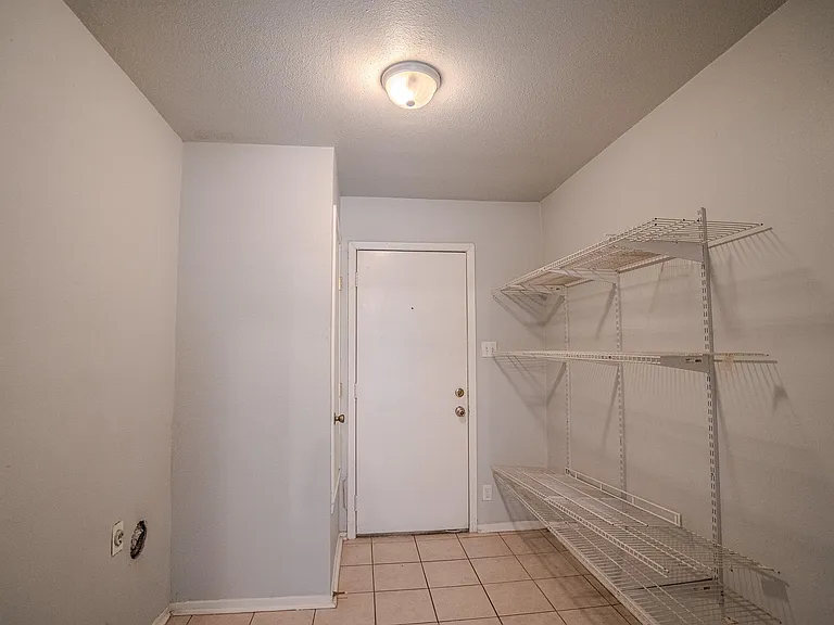 12403 Tree Line Dr #B — Photo 8