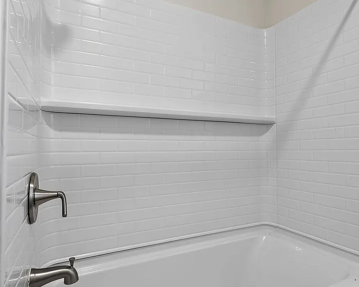 332 W Washington St — Photo 14