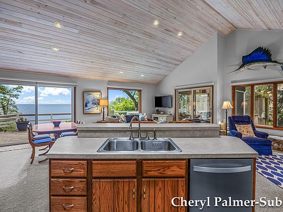 5th image of 8409 Chuckanut Dr
