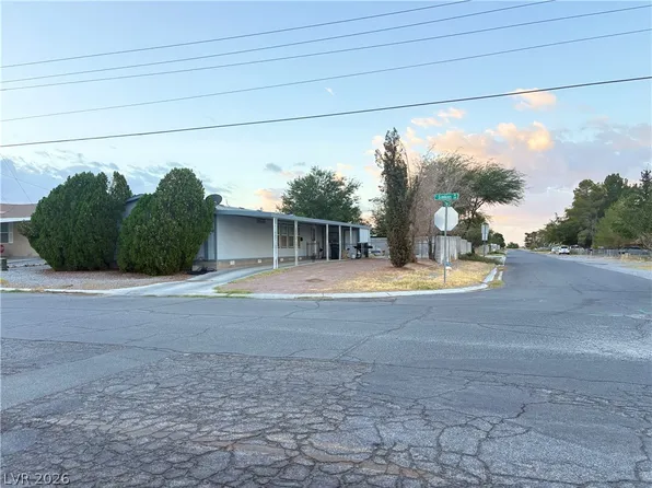 511 E Simkins Rd, Pahrump, NV 89060