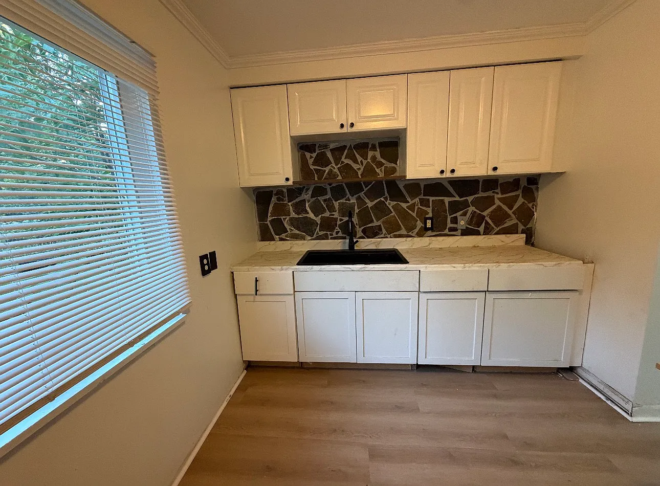3 bed, 1300 sqft, $1,750 — Photo 4