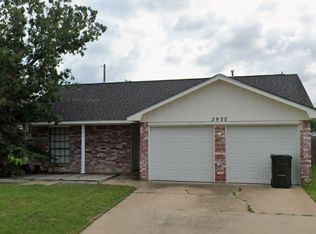 3900 Windwood Cir, Bryan, TX 77802