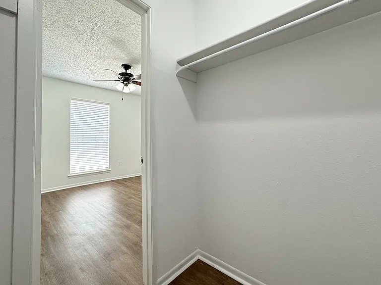 7324 Menlo Dr — Photo 33