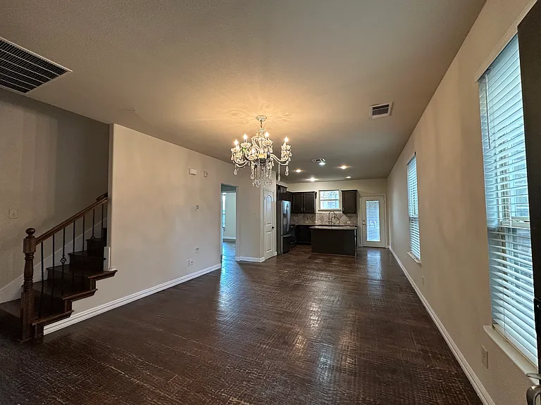 8921 Tenderfoot Ln — Photo 2