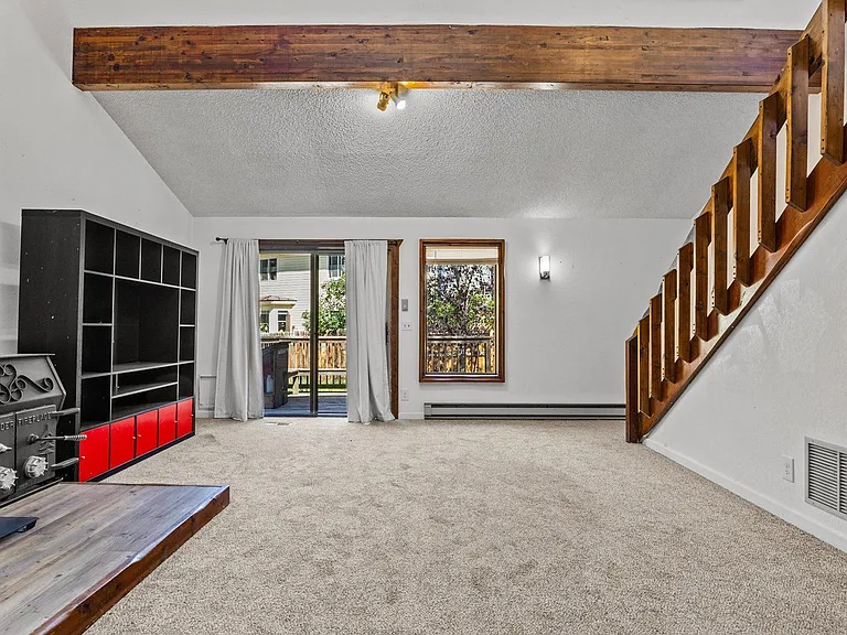 1108 Parkwood Ln — Photo 7