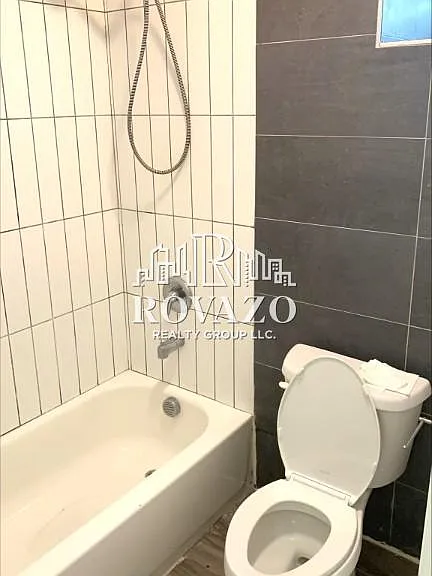 352 William St #B2C — Photo 4