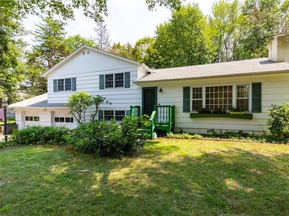 (undisclosed Address), Hyde Park, NY 12538