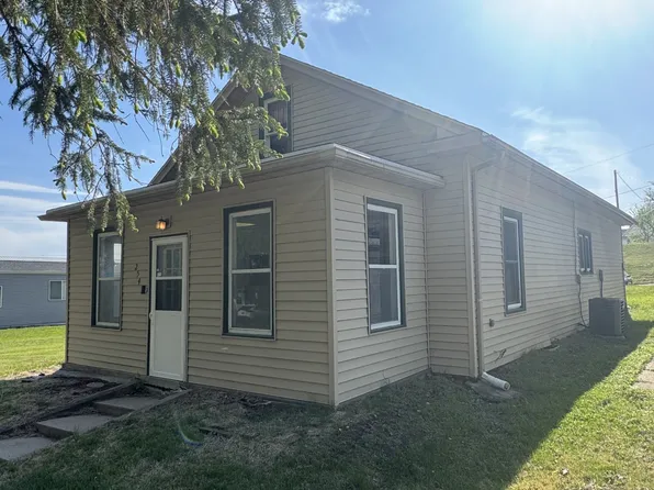 254 S Chestnut St, Avoca, IA 51521