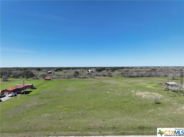 497 W Oaks, Victoria, TX 77905