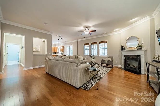 424 Ranelagh Dr — Photo 22