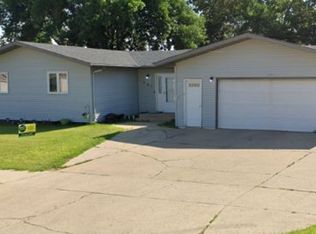 601 16th St SW, Minot, ND 58701