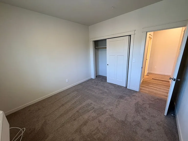 Brand New 2 bedroom 1.5 bath unit — Photo 20
