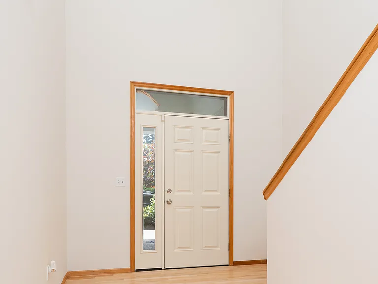 9448 S 196th Pl — Photo 6