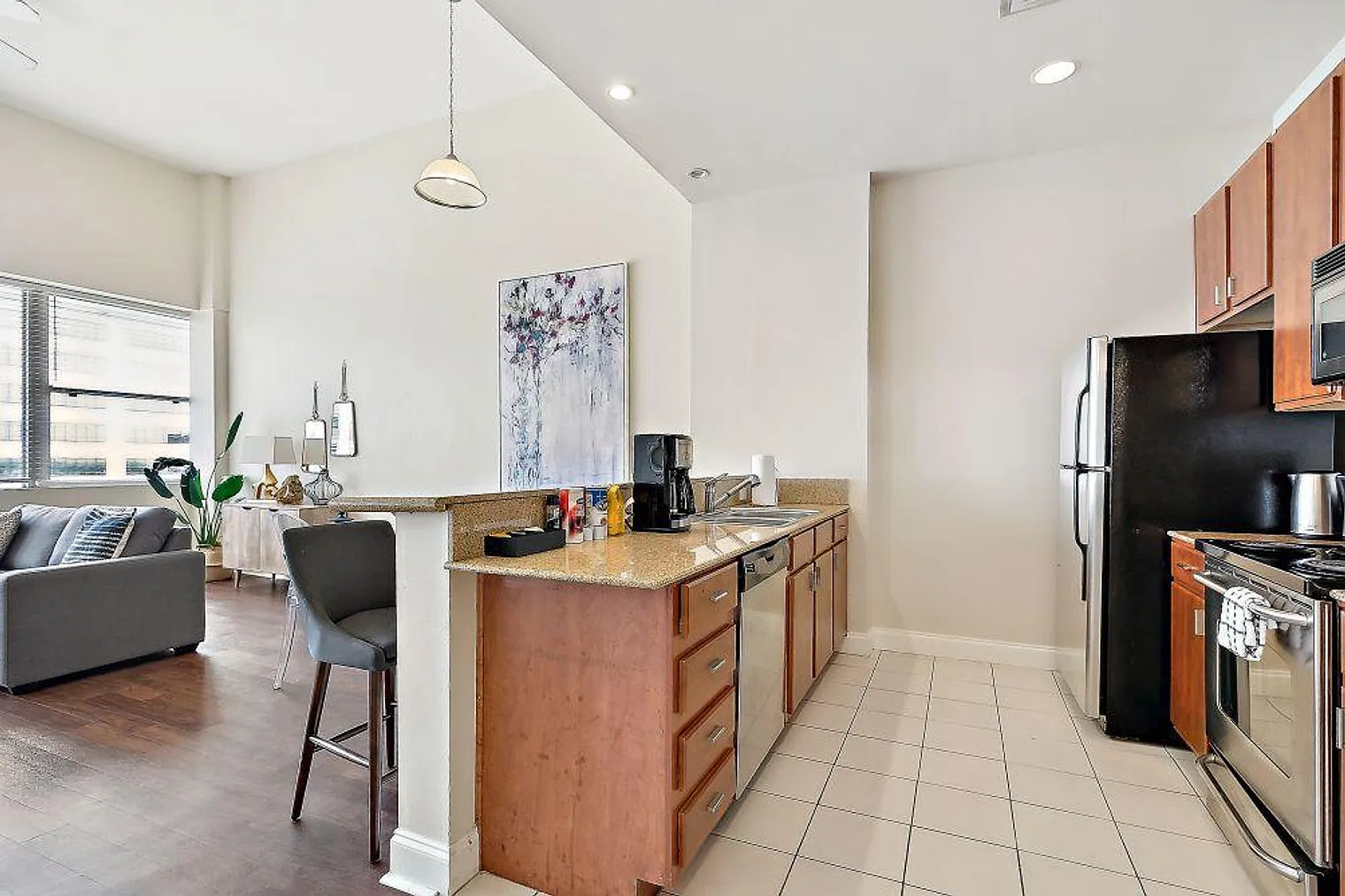1 bed, 2.0 bath, 430 sqft, $4,203 — Photo 3