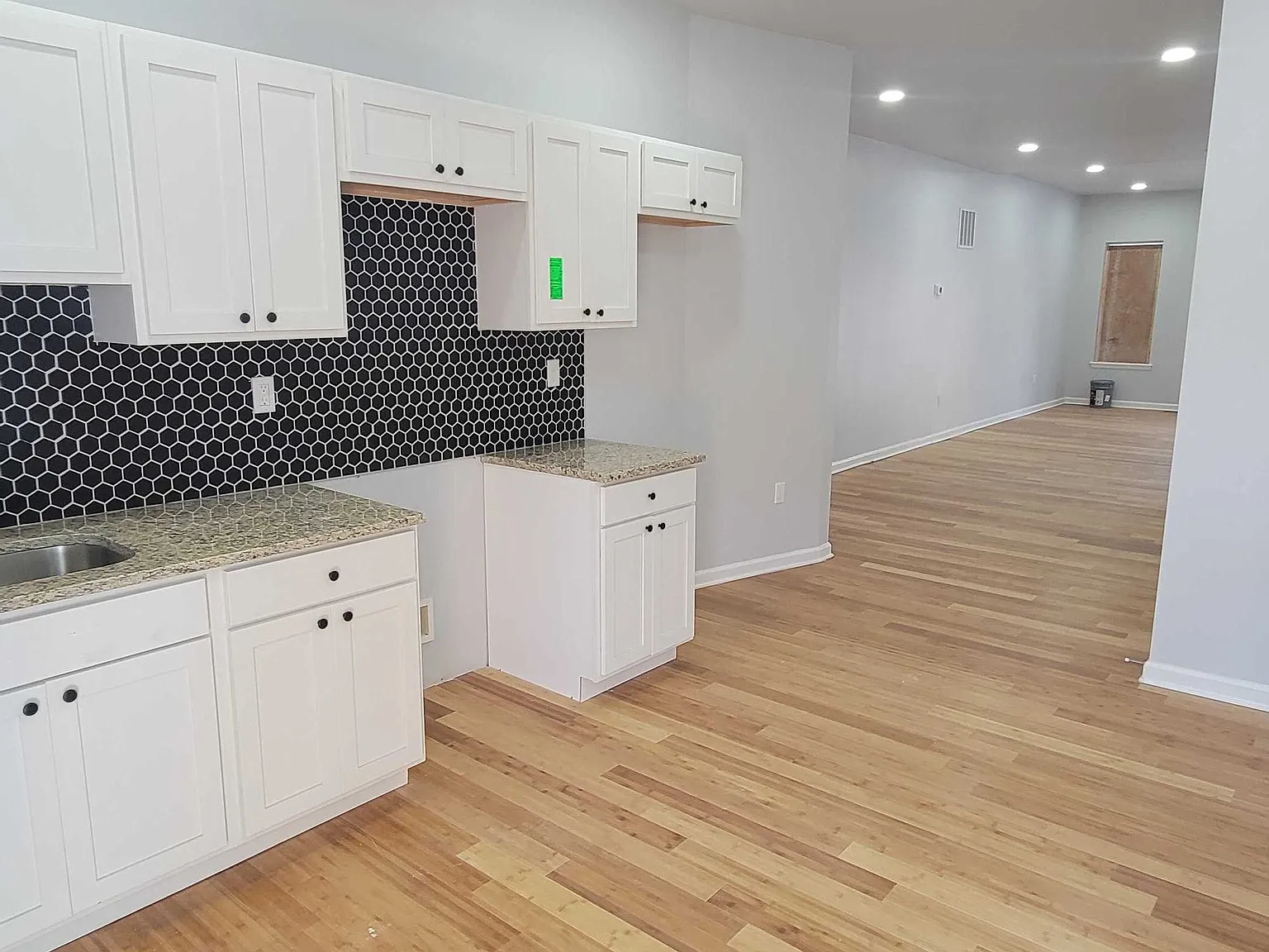 3 bed, 1.5 bath, $1,500 — Photo 4