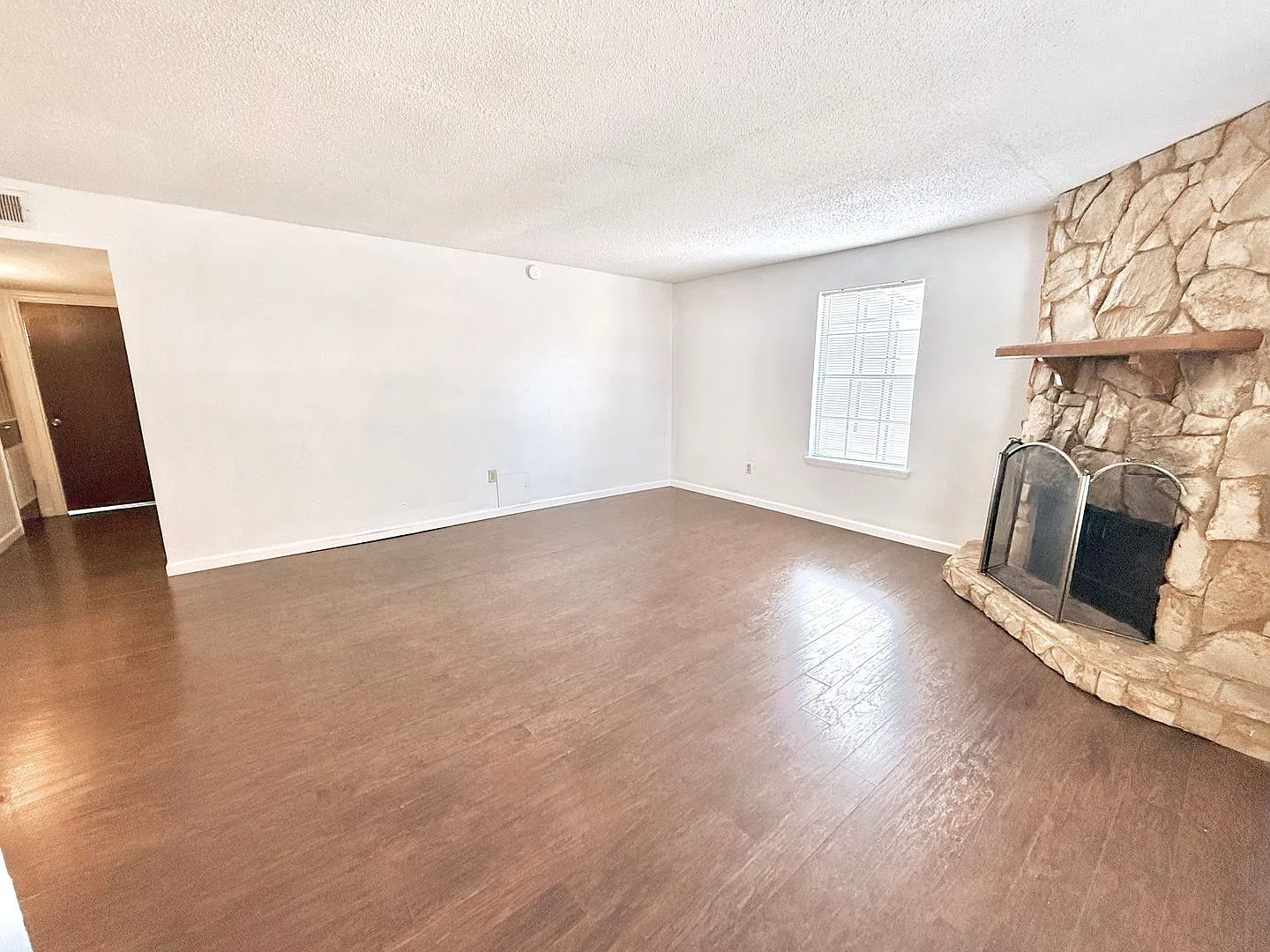 2 Bedroom Upstairs Condo Located off College & Perkins — Photo 3