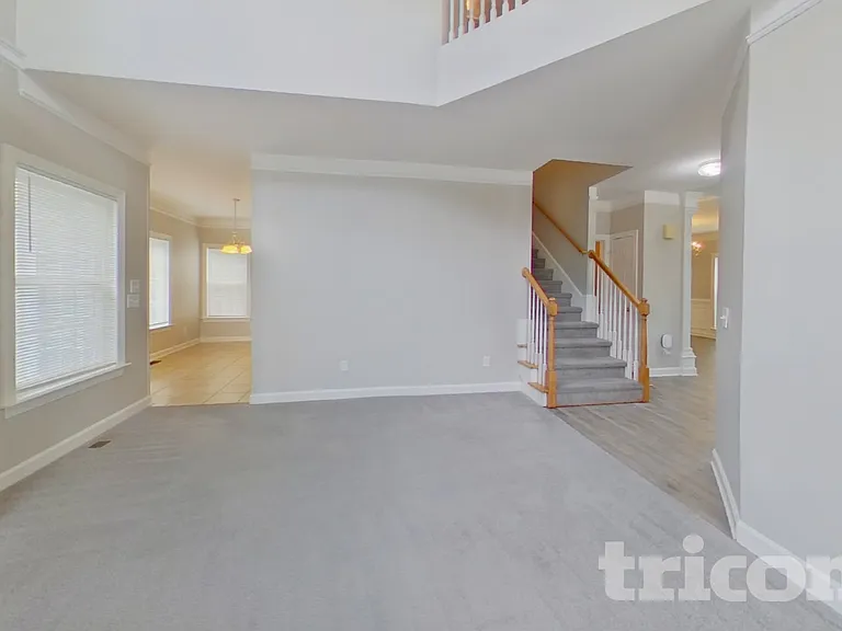 201 Clearmeadow Dr — Photo 3