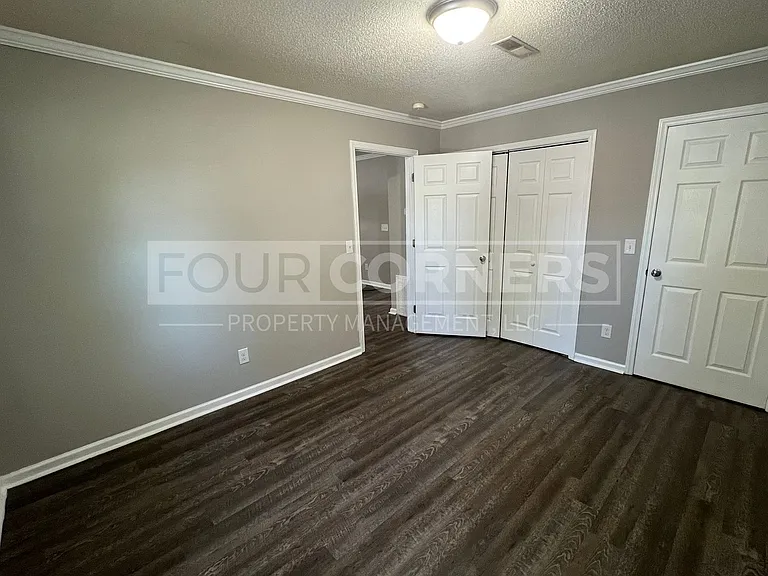 Lovely 2 Bedroom 1 Bath Apartment — Photo 6