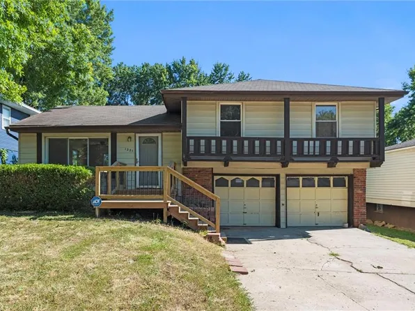 1221 NW 66th Ter, Kansas City, MO 64118